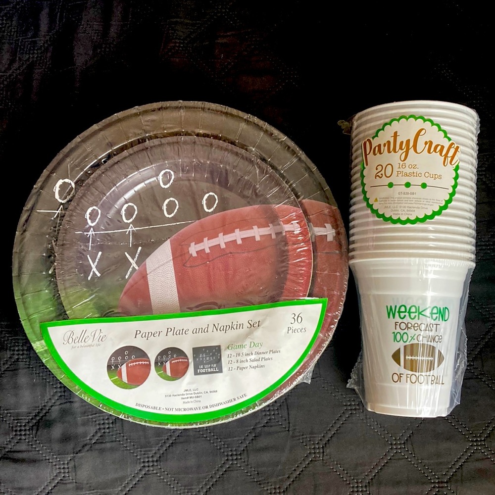 Football theme; Paper plates, napkins & plastic cups set.